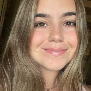 Meet your Posher, Mikayla